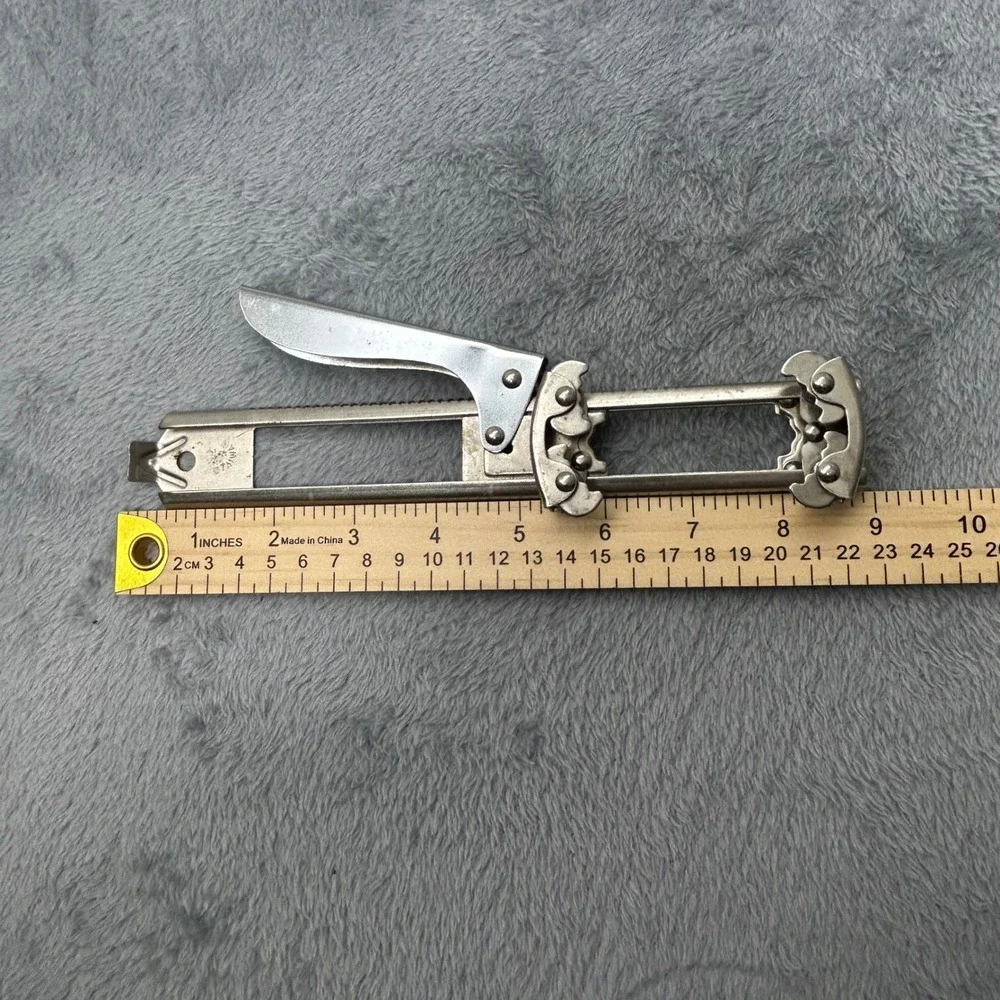Vintage ST Taiwan Adjustable Jar Opener Stainless Steel Manual Lever Tool Silver
